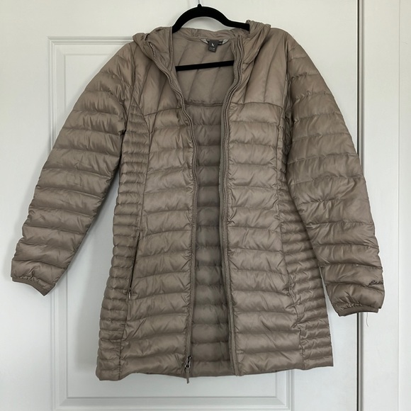 Eddie Bauer Jackets & Blazers - Eddie Bauer Ultralite Parka Coat, Brown/Tan, Size Medium.
